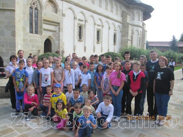 Excursie binemeritată pentru elevii din Ibănești: Pelerinaj în Maramureș - FOTO