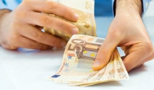 Statul îţi dă 10.000 de euro! Cum îi poţi obţine?