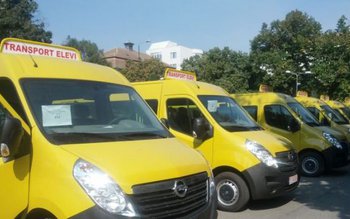 42 de microbuze şcolare vor …