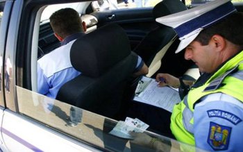 Material lemnos confiscat de polițiști …