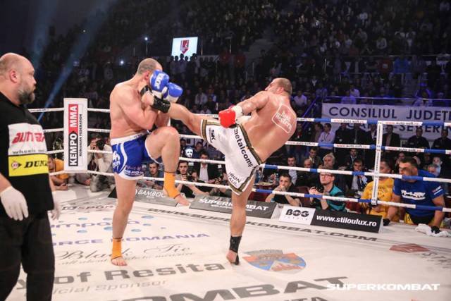 Bătaie ca-n filme pe 1 august la gala Superkombat Constanţa cu fraţii Stoica şi Raul Cătinaş