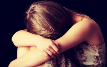 Mama tinerei violate rupe tăcerea. …