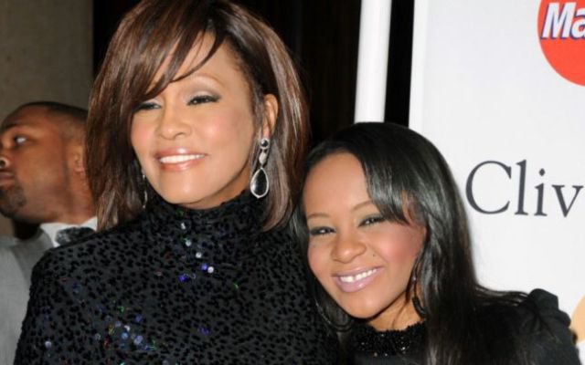 Fata cântăreţei Whitney Houston, Bobbi Kristina Brown, a murit la 22 de ani