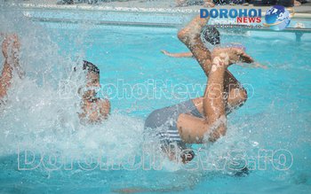 Distracție maximă la piscina semi-olimpică …