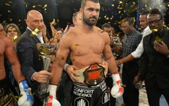 Andrei Stoica îşi păstrează centura …