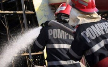 Depozit de furaje distrus într-un …