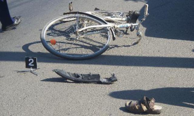 Accident mortal la Bucecea! Un bărbat a decedat după ce s-a izbit cu bicicleta într-un autoturism