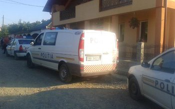 Scene incredibile la Tudora: Tânăr …