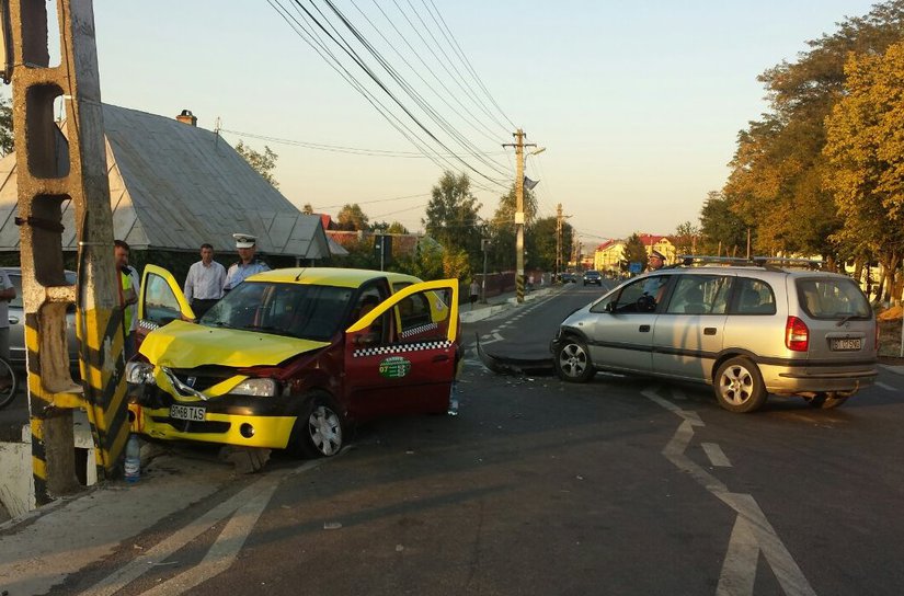 Accident în lanț provocat de o șoferiță din Botoșani pe drumul Botosani-Suceava