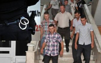 Cei șapte tineri acuzați de …