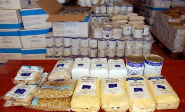 Beneficiarii ajutoarelor UE din județul Botoșani au crescut cu 20 la sută. Află câte familii primesc cutii cu alimente
