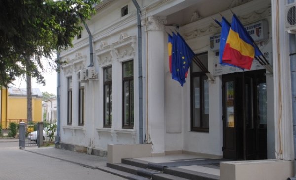 IȘJ Botoșani: Se așteaptă avizul Ministerului Educaţiei pentru directorii şi directorii adjuncţi