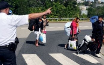 Autorităţile franceze au început evacuarea …