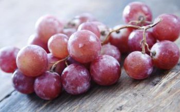 A cumpărat struguri din magazin, …