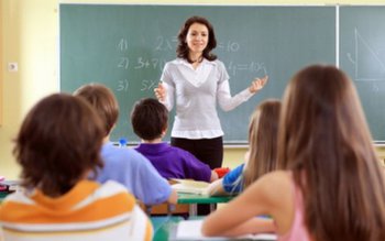 Criză de dascăli în învăţământ. …