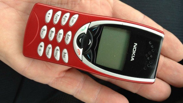 Ai un telefon Nokia din anii ’90, află unde îl poți vinde cu 4000 de lei