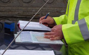 Tânăr depistat conducând pe drumurile …