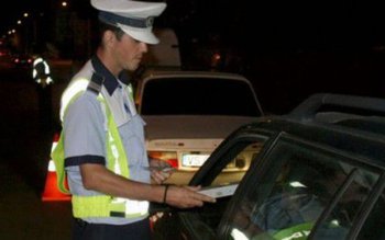 Tânăr depistat conducând pe drumurile …