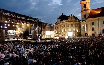 Incident pe scena Media Music …