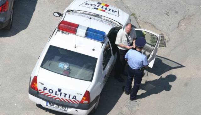 Autoturism dat în urmărire internațională, depistat în posesia unui botoșănean