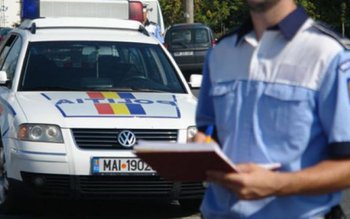 La vederea echipajului de poliție …