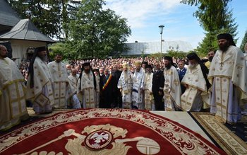 Liturghie arhierească la Mănăstirea Sihăstria …