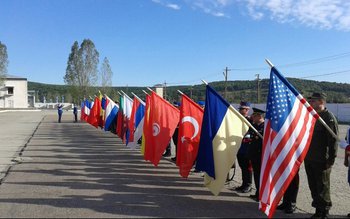 Reprezentanți din 18 state participă …