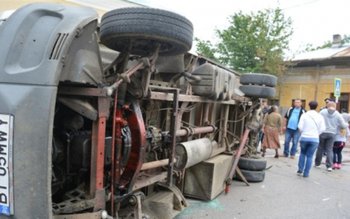 O șoferiță de BMW grăbită, …