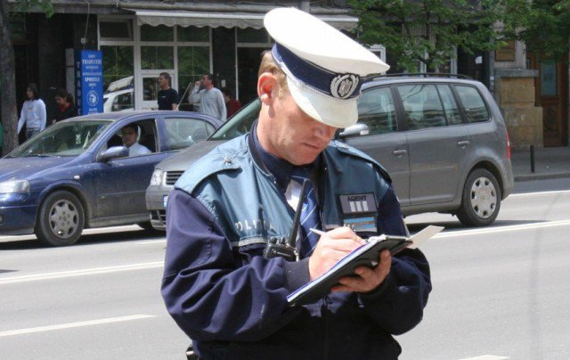 Autoturism cu numere false, depistat în trafic