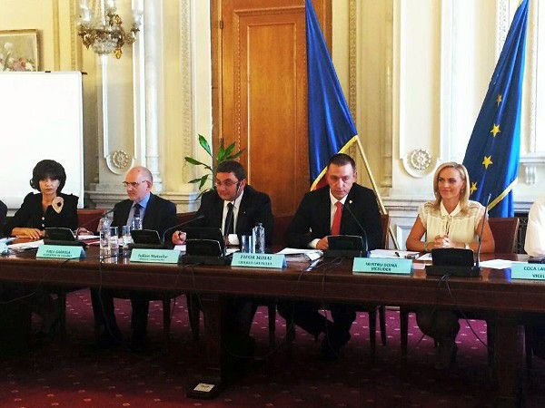 Asfaltarea drumului de pământ din Botoșani semnalat de Victor Ponta va fi finalizată anul viitor