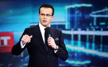 Mihai Gâdea îl dă în …