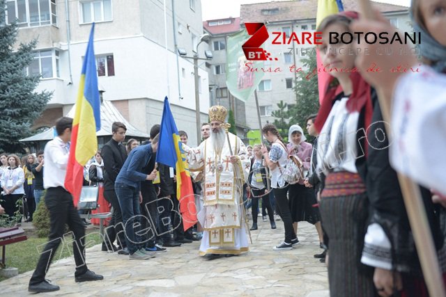 Peste 450 de participanți la evenimentul „Tânărul Botoșănean” alături de Înaltpreasfinţitului Părinte Teofan - FOTO