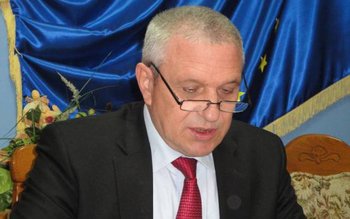 Prefectul Costică Macaleți cu ochii …