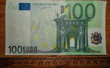 Bancnotă falsă de 100 de …