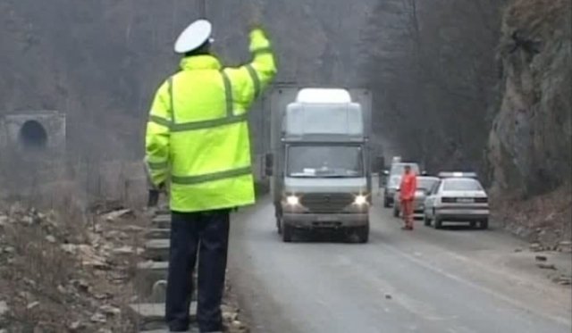 Trafic restricţionat în mai multe judeţe din ţară. Vezi rutele ocolitoare şi sectoarele închise.