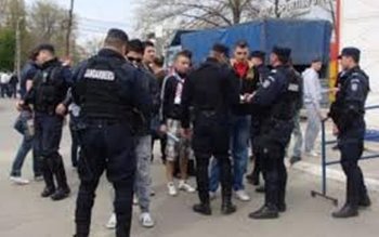 Doi bărbați sancționați pentru injurii …