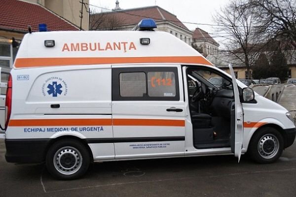 Angajat al unei societăți din Botoșani, trasportat de urgență la spital după ce a suferit un accident la locul de muncă