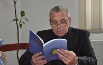 Lansare de carte inedită la …