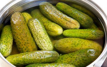 Câteva curiozităţi despre castraveţii muraţi