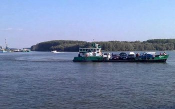 Zeci de moldoveni, blocaţi pe …