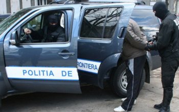 Trei cetăţeni afgani depistaţi de …