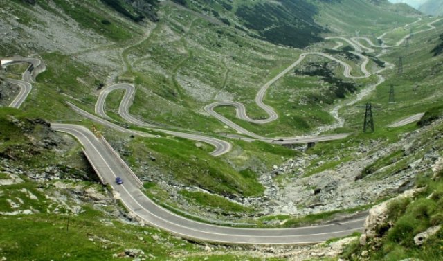 Transfăgărăşanul şi Transalpina se închid până anul viitor. Care sunt drumurile cu restricţii de circulaţie