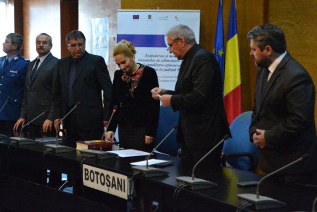 Ceremonie de învestire în funcţie a noului subprefect Elena Coşman - FOTO