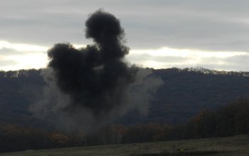 Peste 400 de elemente de …