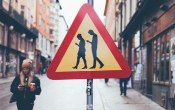 Fiţi mai atenţi la drum! …