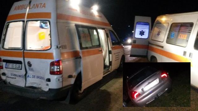 ACCIDENT! Ambulanță aflată în misiune izbită în plin de un șofer beat