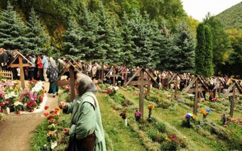 Se schimbă regulile la mormântul …