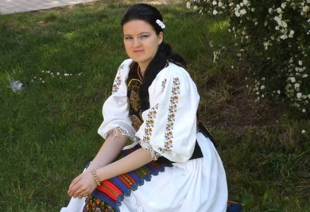O cântăreață din România trăieşte o dramă la doar o lună după ce s-a măritat