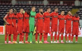 Doi fotbalişti de la Dinamo, …