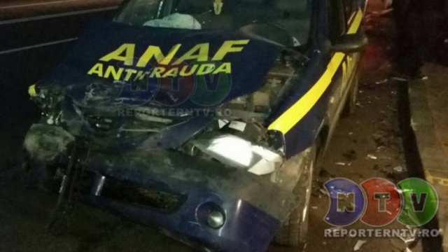 O mașină ANAF a provocat un accident. Inspectorul Antifraudă a adormit la volan